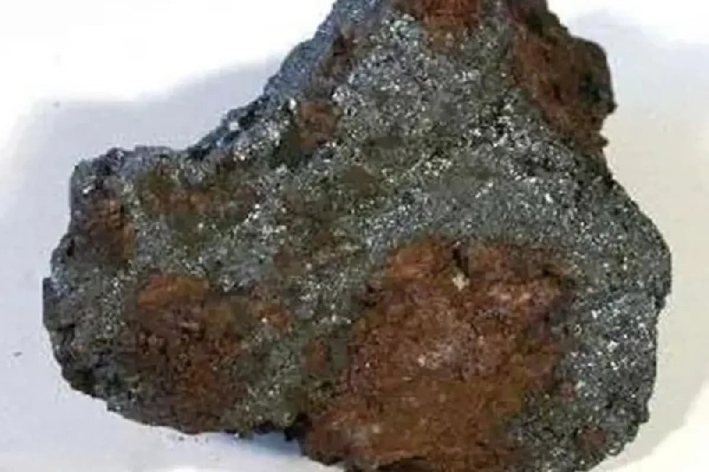 雷蒙磨粉機(jī)：錳礦石加工的高效利器