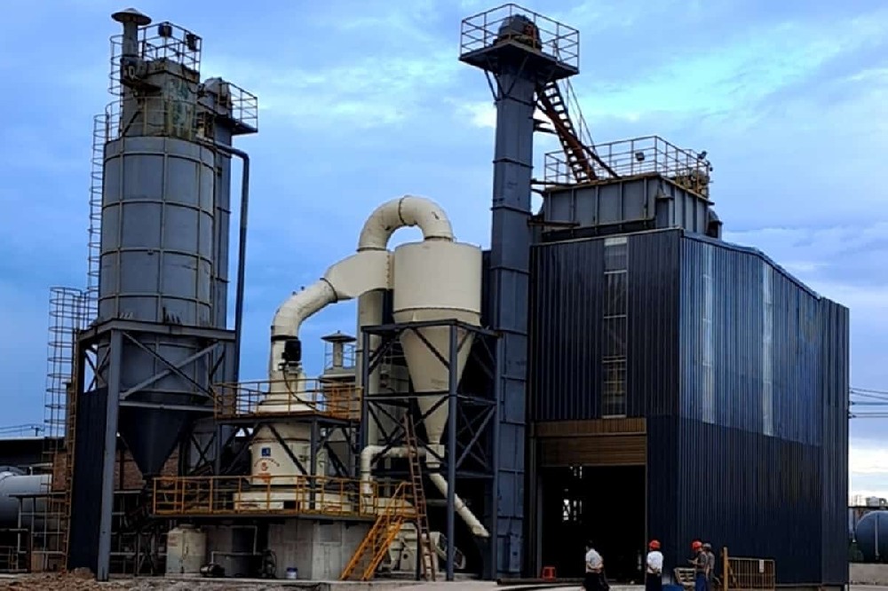 雷蒙磨粉機(jī)加工青石-青石磨粉機(jī)