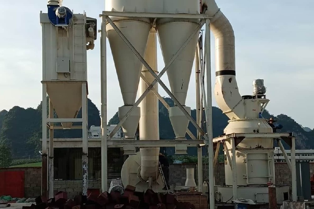 雷蒙磨粉機(jī)主機(jī)漏油原因及解決方法