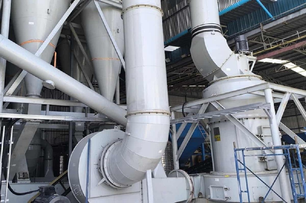 雷蒙磨粉機(jī)加工伊利石-伊利石磨粉機(jī)