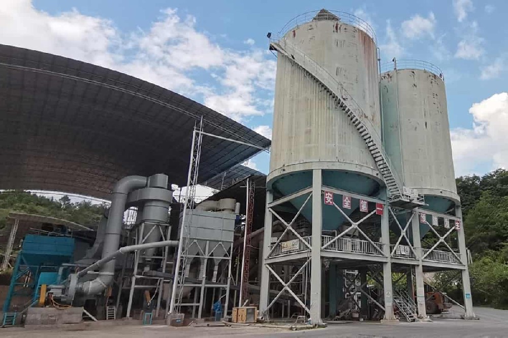 雷蒙磨粉機加工白碳黑-白碳黑磨粉機